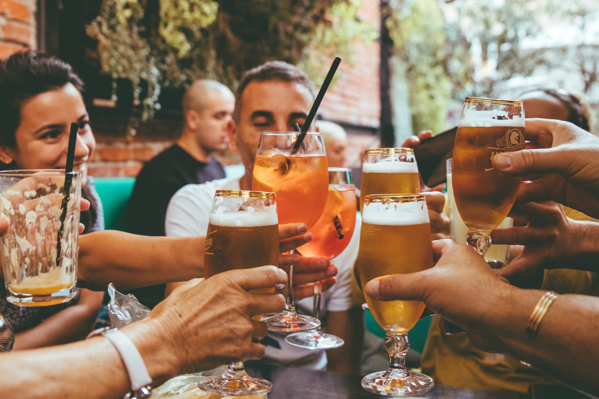 Can alcohol cause mood swings?